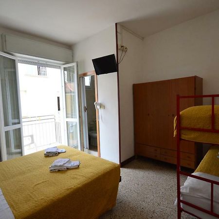 Hotel Moroni Rimini Exterior photo
