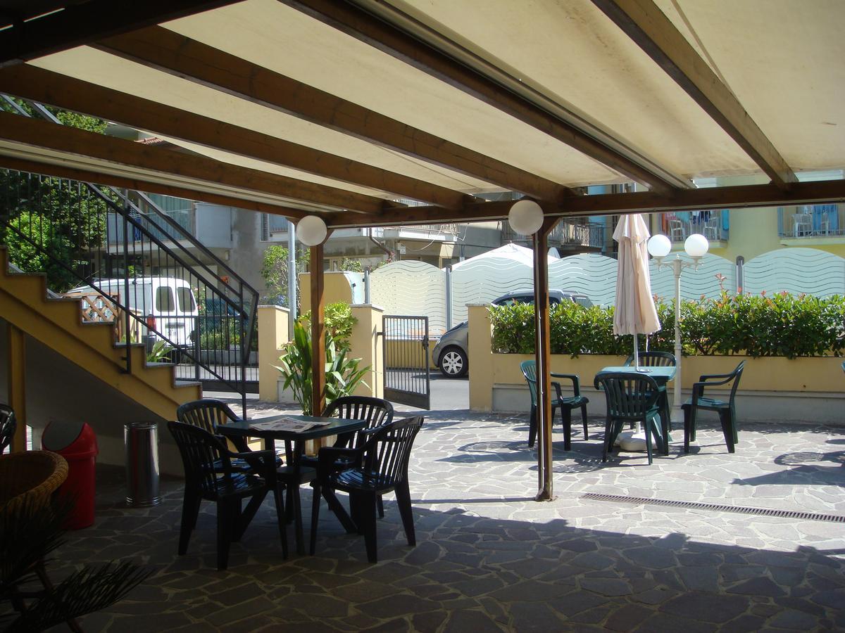 Hotel Moroni Rimini Exterior photo