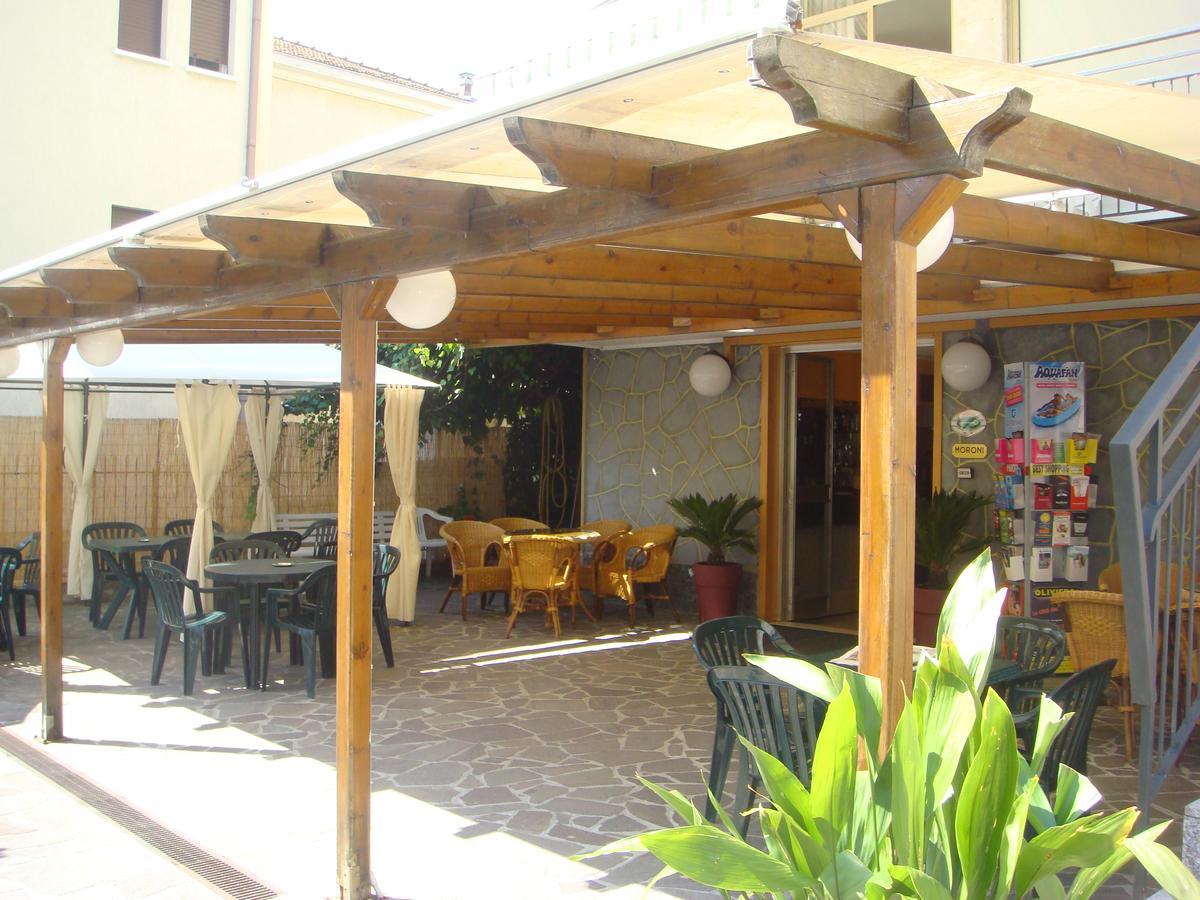 Hotel Moroni Rimini Exterior photo