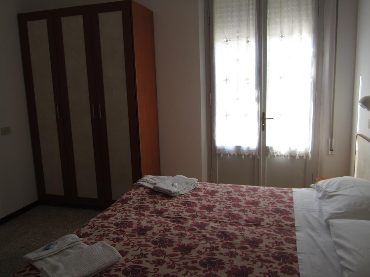 Hotel Moroni Rimini Exterior photo